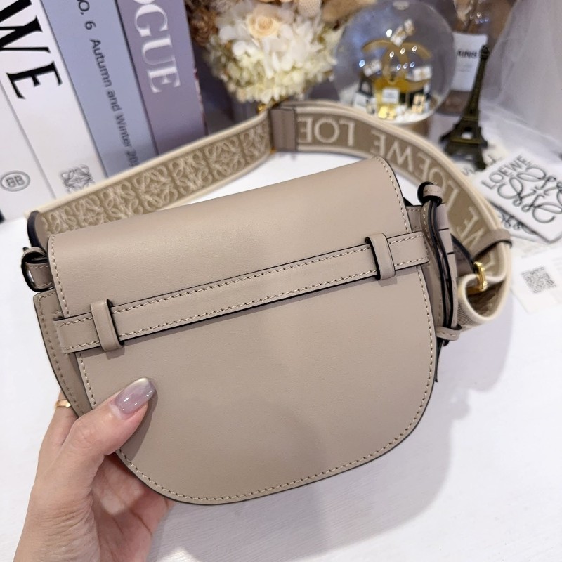 Loewe  gate mini 馬鞍包 燕麥色-11