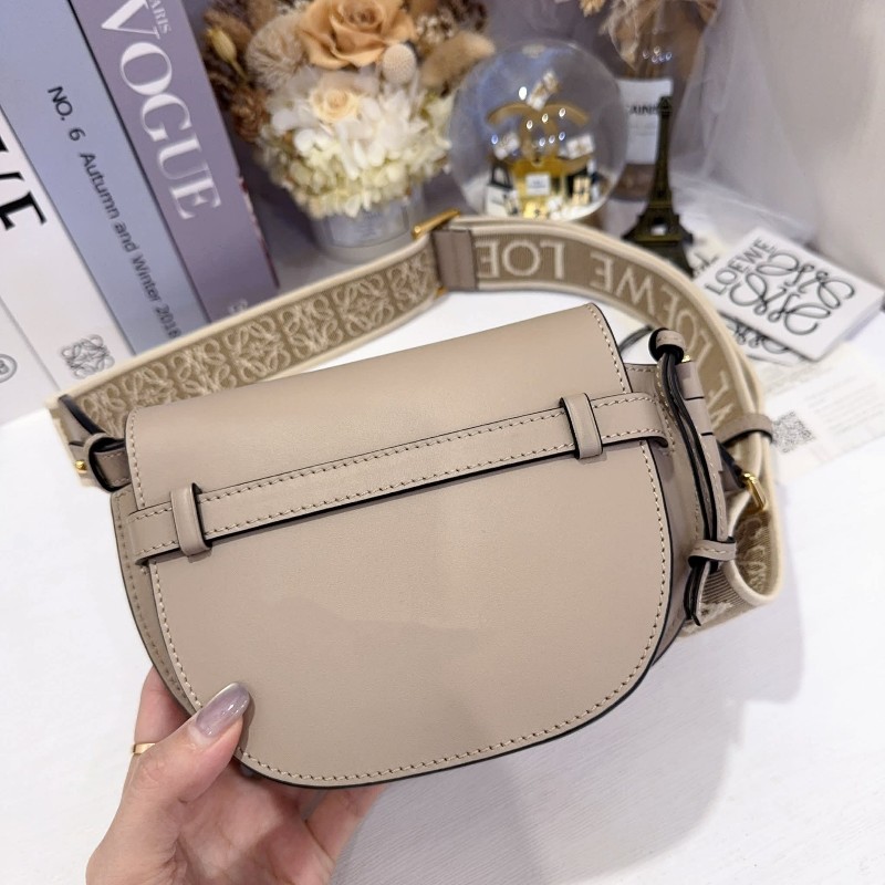 Loewe  gate mini 馬鞍包 燕麥色-14