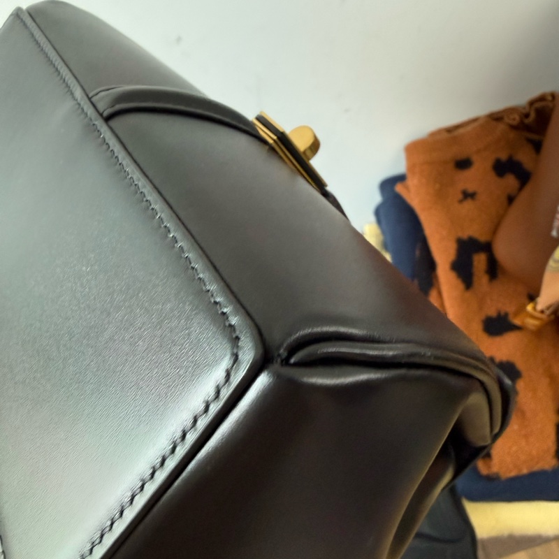 Celine 16 mini黑色手提肩背包-13