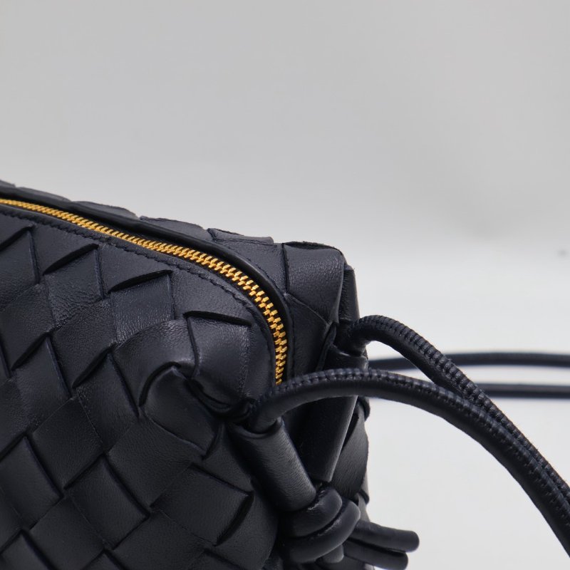 BOTTEGA VENETA Mini loop相機包 - 深藍-4