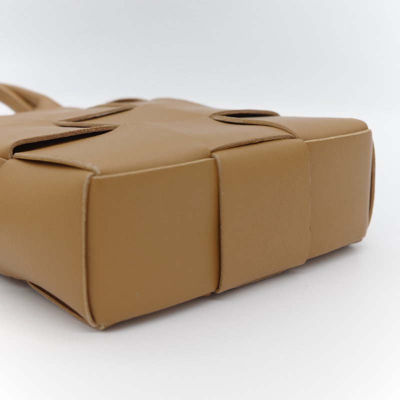 Bottega Veneta 寶緹嘉 Mini Cassette 棕色 駝色羊皮 迷你托特包-1