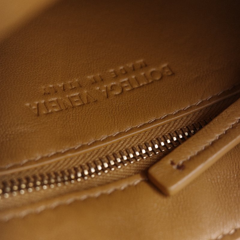 Bottega Veneta 寶緹嘉 Mini Cassette 棕色 駝色羊皮 迷你托特包-10
