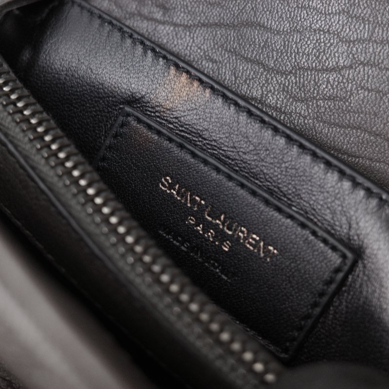 Saint Laurent 聖羅蘭 College 學院包 中號灰色 山形紋絎縫 羊皮 肩背包-18