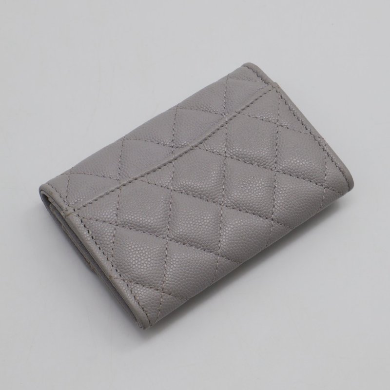 CHANEL 21A經典口蓋卡包 - 淺灰金31開-1