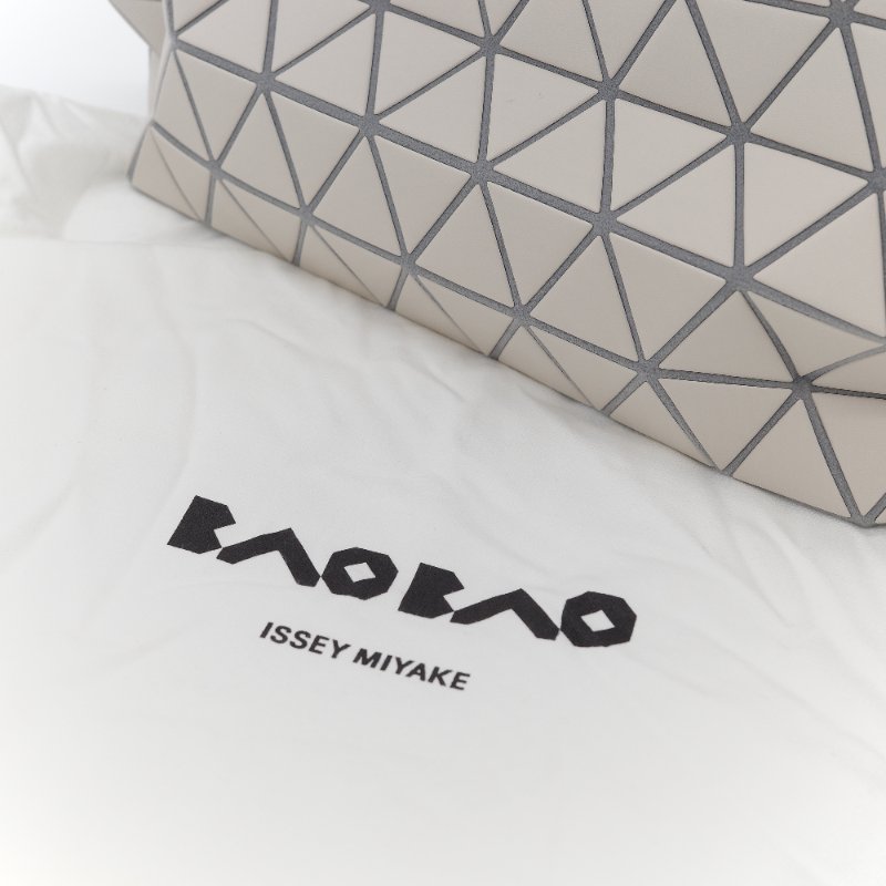 Bao Bao Issey Miyake 三宅一生 Crystal 米灰色 霧面 大號 手提包-4