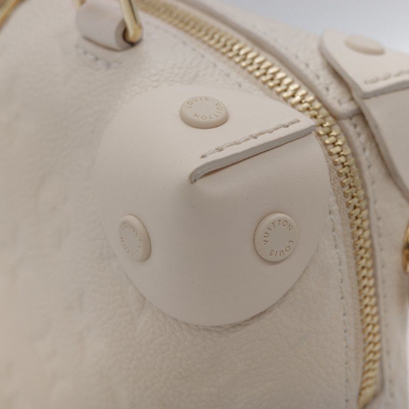 超級新配件全【CP 精選🌟小編推薦】Louis Vuitton 路易威登 Petite Malle Souple 雪白色 老花壓紋牛皮 斜掛包 肩背包-7