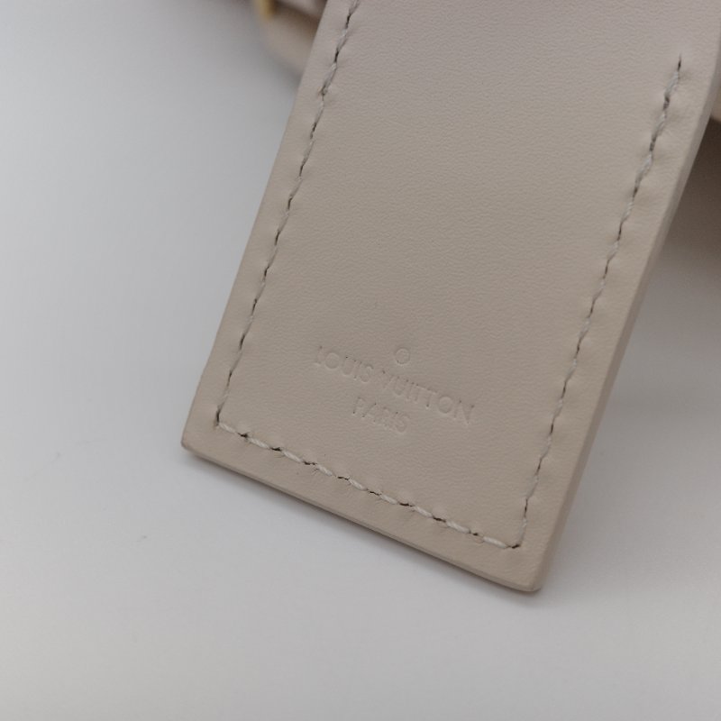 超級新配件全【CP 精選🌟小編推薦】Louis Vuitton 路易威登 Petite Malle Souple 雪白色 老花壓紋牛皮 斜掛包 肩背包-12