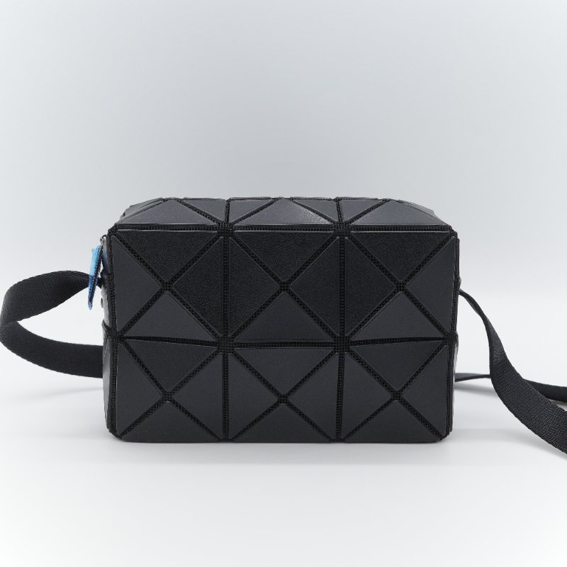 Bao Bao Issey Miyake 三宅一生  Cuboid 黑色 霧面 斜背包-1