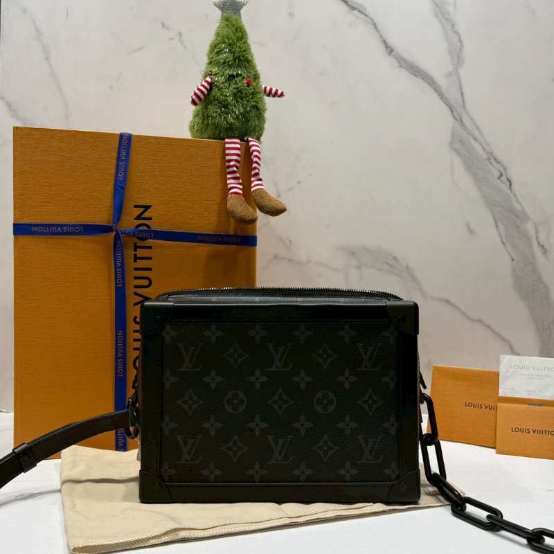 LV 全新Soft Trunk黑花軟箱包-1