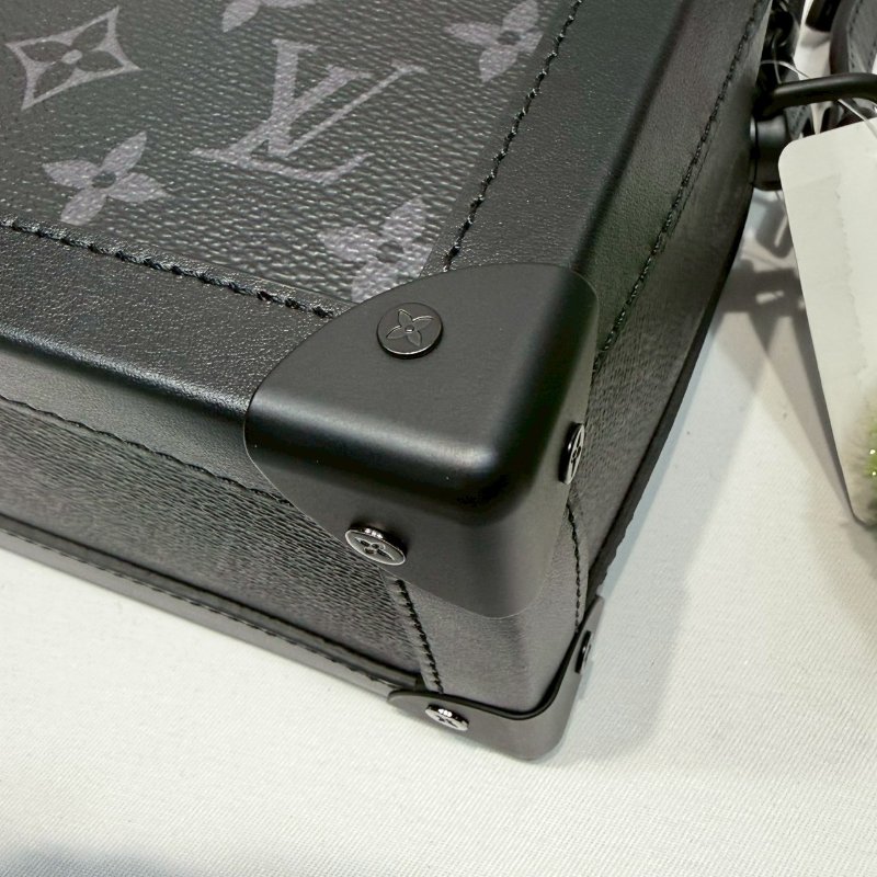 LV 全新Soft Trunk黑花軟箱包-6
