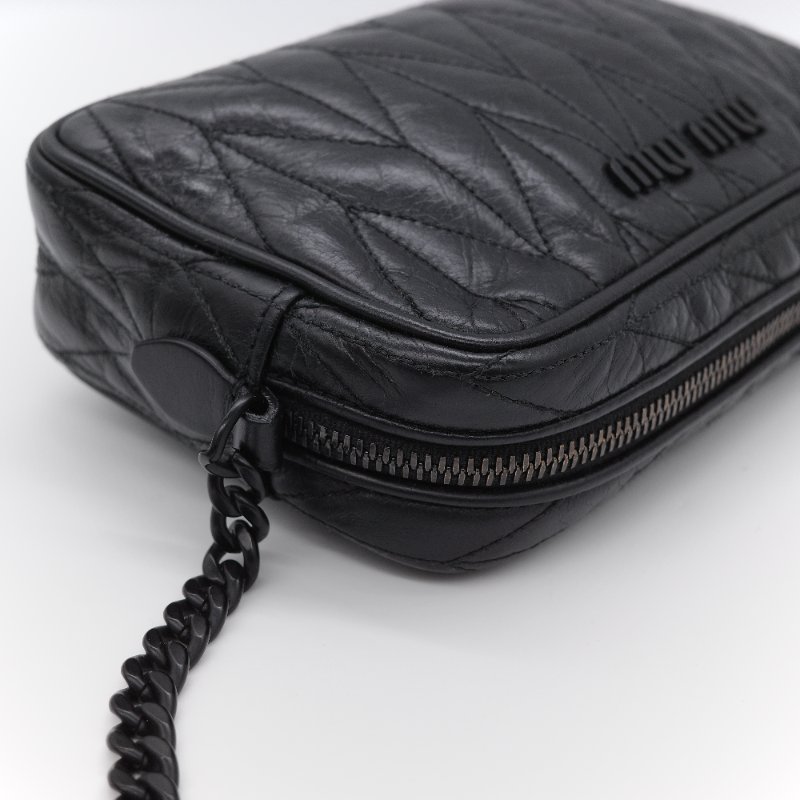 【CP 精選🌟小編推薦】Miu Miu 繆繆 SoBlack 全黑 霧面黑 牛皮 肩背包 相機包-8