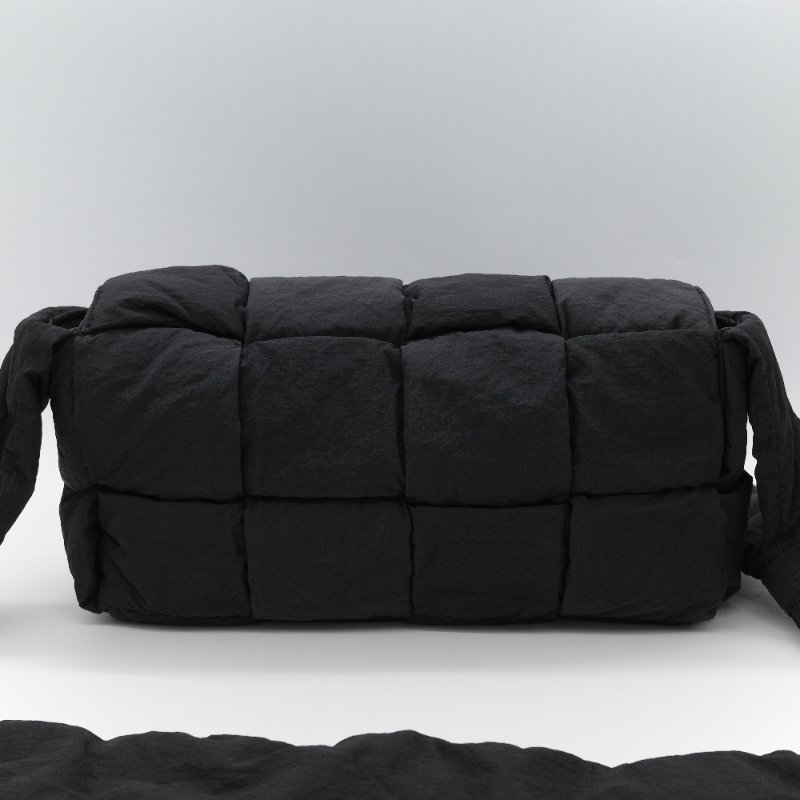 Bottega Veneta 寶緹嘉 Padded Tech Cassette 黑色 尼龍編織 斜背包 肩背包-4