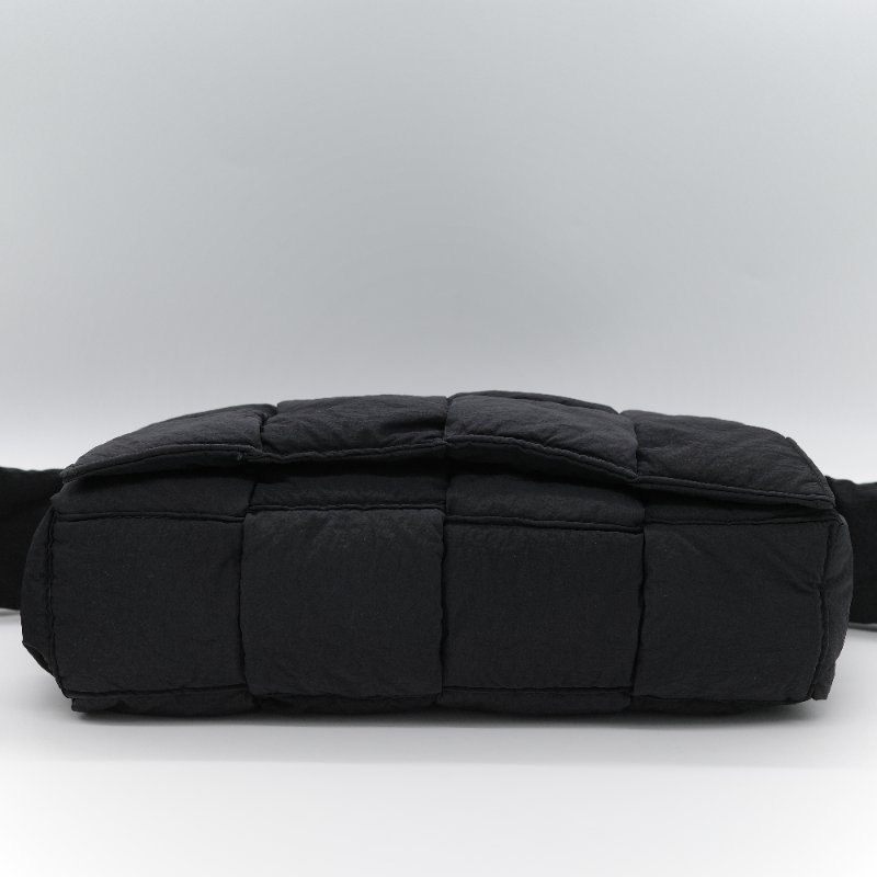 Bottega Veneta 寶緹嘉 Padded Tech Cassette 黑色 尼龍編織 斜背包 肩背包-5