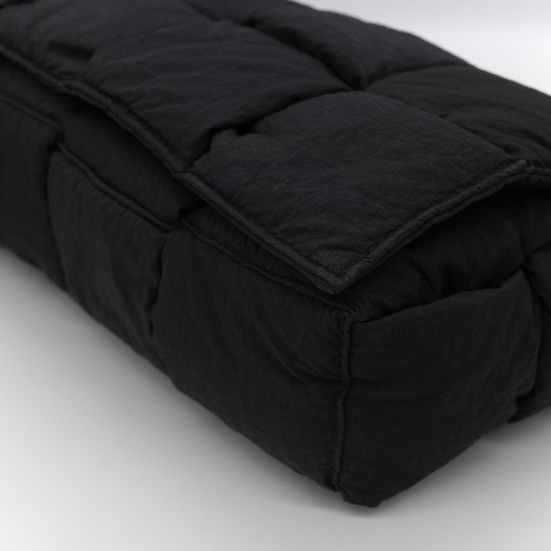 Bottega Veneta 寶緹嘉 Padded Tech Cassette 黑色 尼龍編織 斜背包 肩背包-6