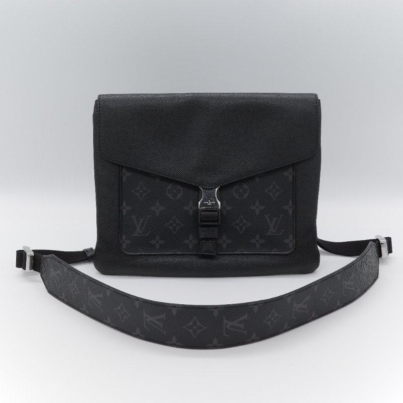 Louis Vuitton 路易威登 Taigarama 黑色 牛皮 帆布 翻蓋信差包 斜背包-0
