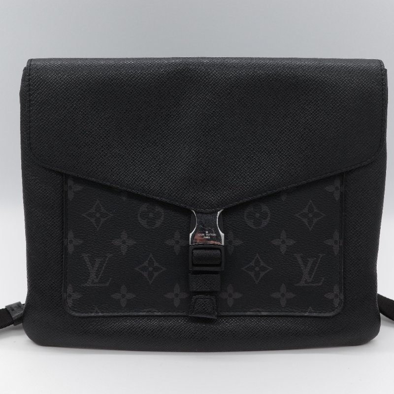 Louis Vuitton 路易威登 Taigarama 黑色 牛皮 帆布 翻蓋信差包 斜背包-1