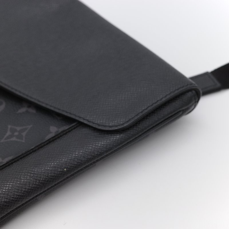 Louis Vuitton 路易威登 Taigarama 黑色 牛皮 帆布 翻蓋信差包 斜背包-6