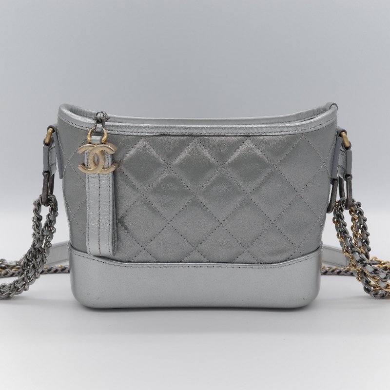 Chanel香奈兒 Gabrielle Hobo 金屬銀色 小牛皮 小型流浪包 肩背包 側背包-3
