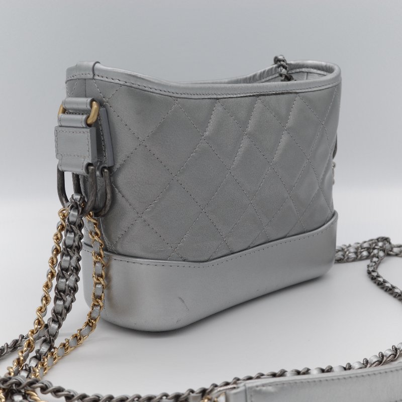 Chanel香奈兒 Gabrielle Hobo 金屬銀色 小牛皮 小型流浪包 肩背包 側背包-6