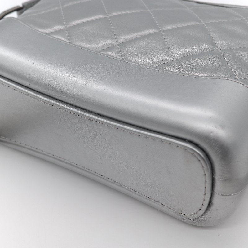 Chanel香奈兒 Gabrielle Hobo 金屬銀色 小牛皮 小型流浪包 肩背包 側背包-14