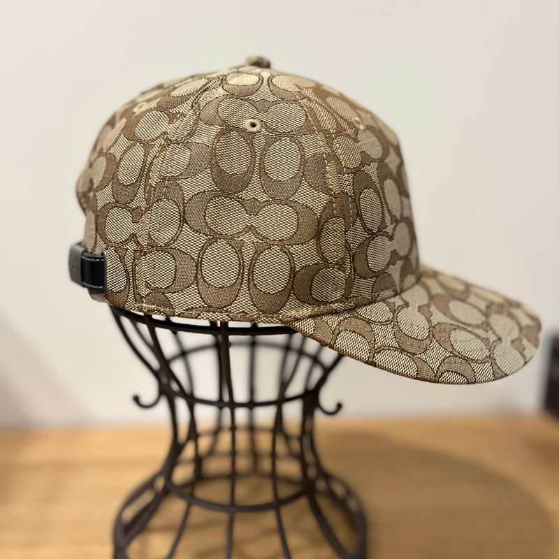 Coach老花鴨舌帽-1