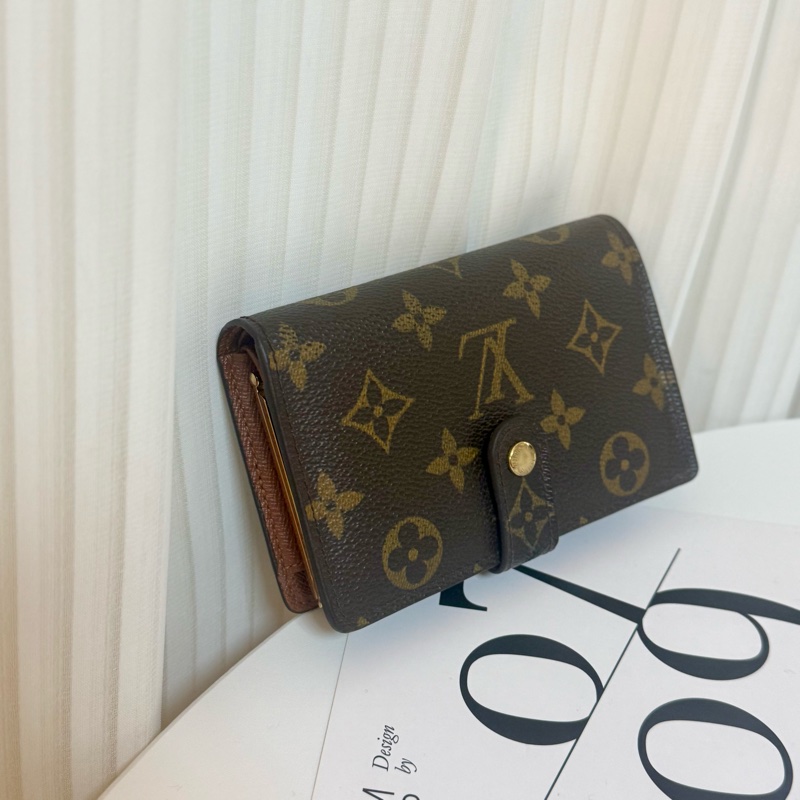 ✔️LV Louis Vuitton 路易威登 Monogram M61674 蝴蝶釦中夾-1