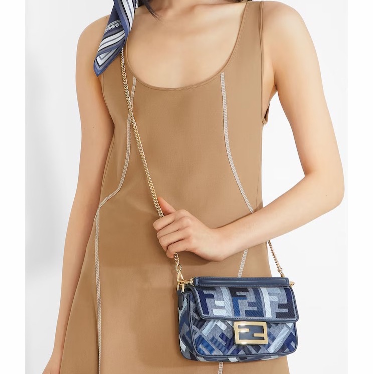 Fendi 女士 標誌性Baguette包均碼碼20cm*5cm*13cm-5