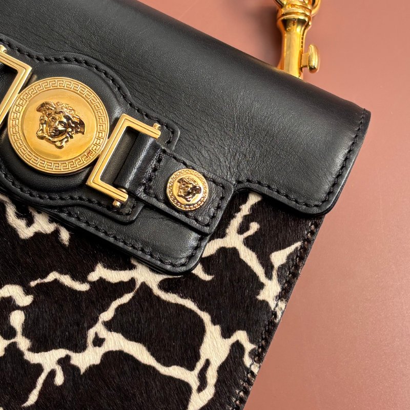 ::VERSACE:: 凡賽斯 黑皮革 黑白馬毛掀蓋斜背包 手拿包-2