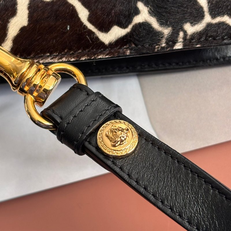 ::VERSACE:: 凡賽斯 黑皮革 黑白馬毛掀蓋斜背包 手拿包-11