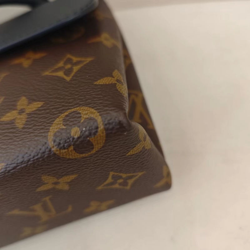 19年 Lv locky BB 鎖頭包-6