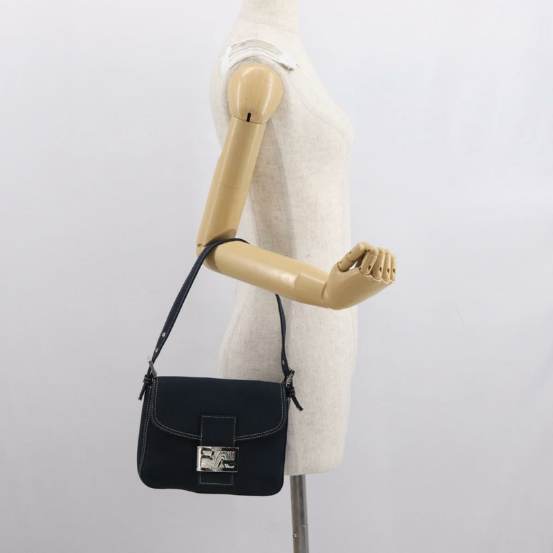 【日本直送】FENDI Mamma Baguette 肩背包 帆布 海軍藍 銀色 正品 ka1887SAV-25