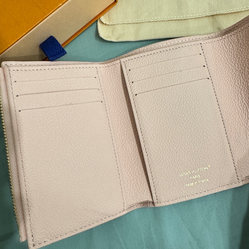 LV草莓牛奶短夾-3