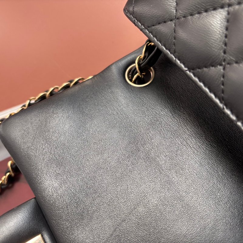 方胖 經典迷你口蓋包 ::CHANEL:: A35200黑色羊皮菱格紋淡金雙C方胖子斜背鍊包 口蓋包-14