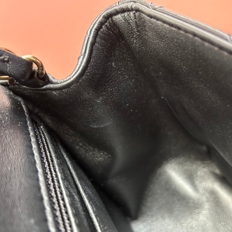 方胖 經典迷你口蓋包 ::CHANEL:: A35200黑色羊皮菱格紋淡金雙C方胖子斜背鍊包 口蓋包-18