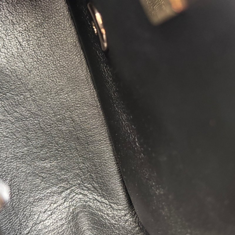 方胖 經典迷你口蓋包 ::CHANEL:: A35200黑色羊皮菱格紋淡金雙C方胖子斜背鍊包 口蓋包-20