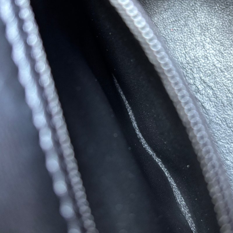 方胖 經典迷你口蓋包 ::CHANEL:: A35200黑色羊皮菱格紋淡金雙C方胖子斜背鍊包 口蓋包-22