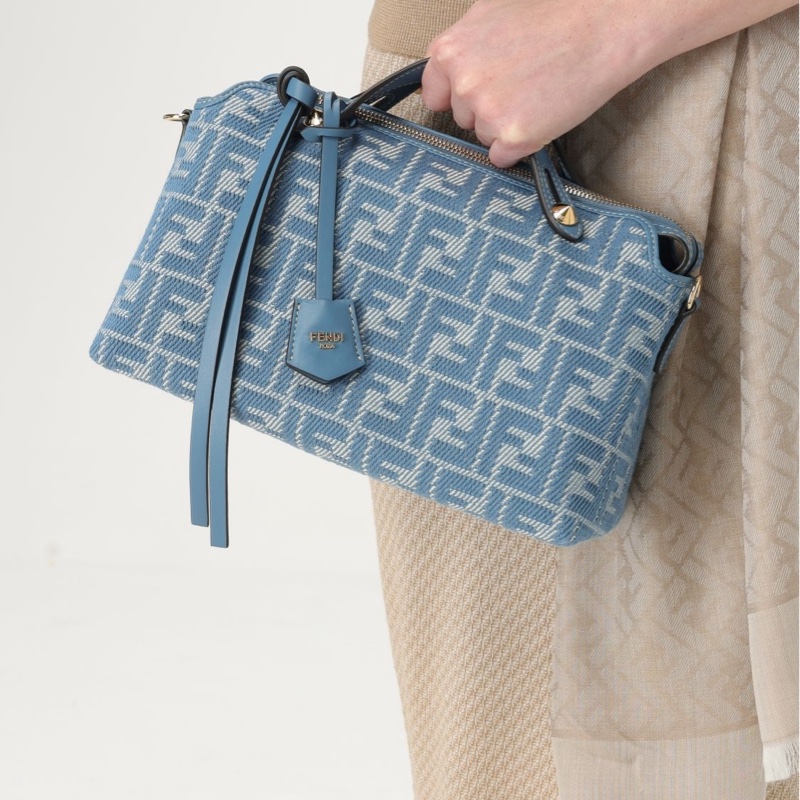 Fendi 女士 中號 By The Way 單肩包均碼碼中號、29cm*13cm*17cm-2