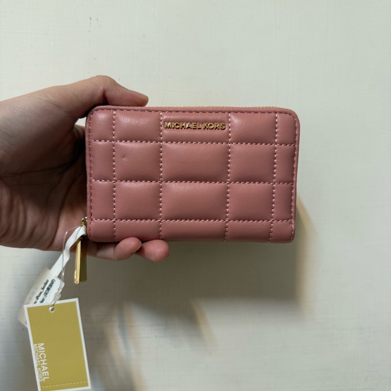 MICHAEL KORS 小香風 質感車線拉鍊卡片零錢包（粉）-2