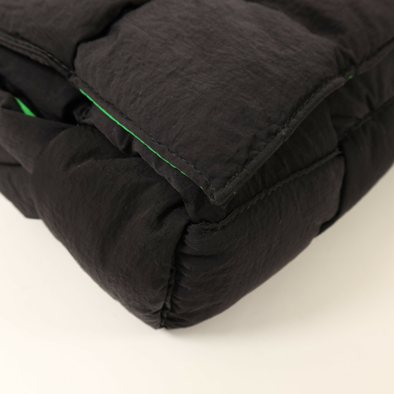 BOTTEGA VENETA 尼龍Tech Cassette肩背袋-10