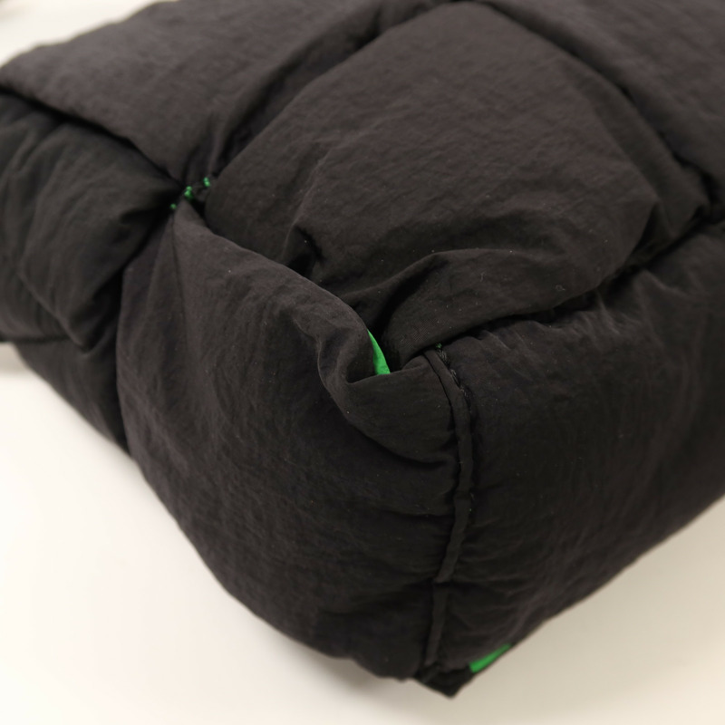 BOTTEGA VENETA 尼龍Tech Cassette肩背袋-12