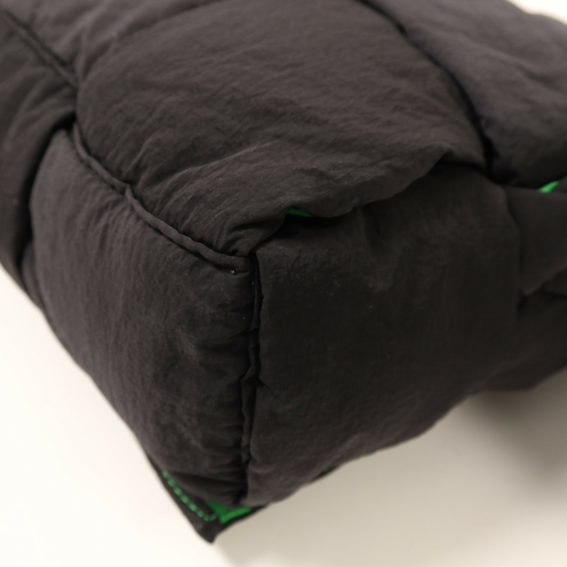 BOTTEGA VENETA 尼龍Tech Cassette肩背袋-13