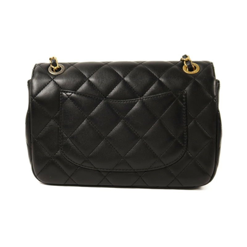 CHANEL 羊皮皮革Pearl Hairpin Badge鏈帶肩背袋-1