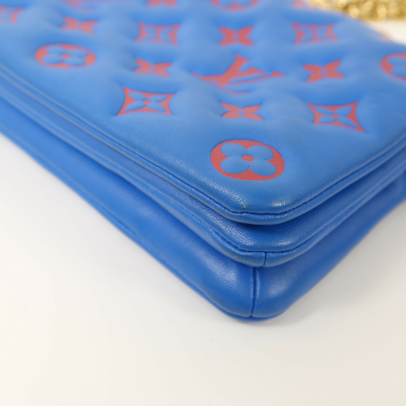 LOUIS VUITTON Monogram Embossed Pochette Coussin金扣鏈帶肩背袋-9