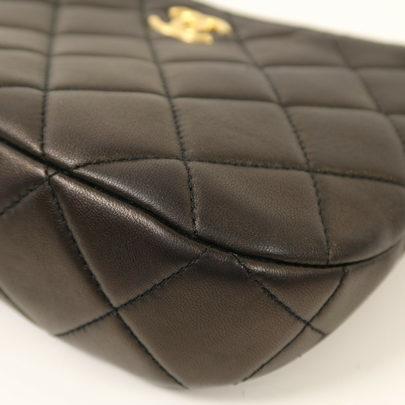 CHANEL 羊皮皮革Hobo金扣鏈帶肩背袋-11