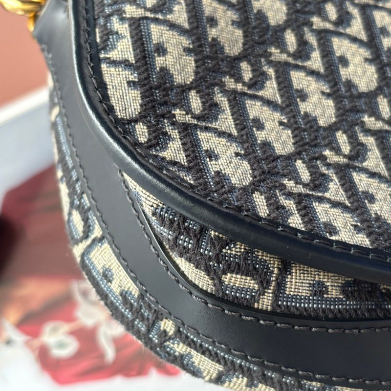 ::Christian Dior:: Dior Bobby 藍色經典緹花金字CD字母 中型馬鞍斜背包-9