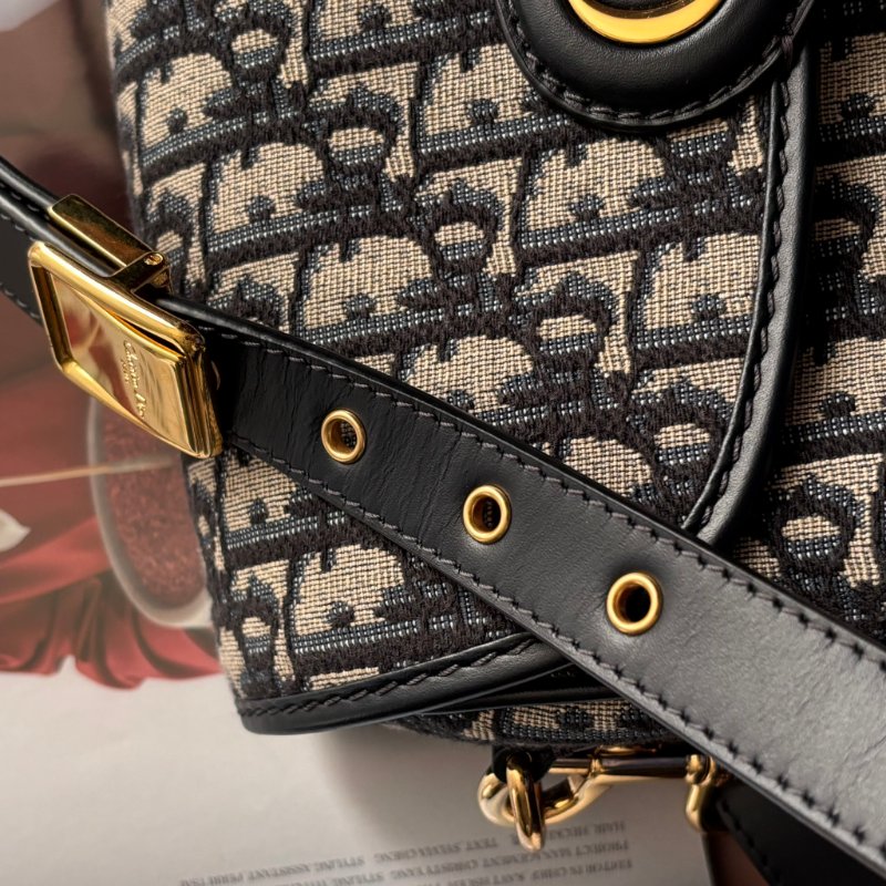 ::Christian Dior:: Dior Bobby 藍色經典緹花金字CD字母 中型馬鞍斜背包-11