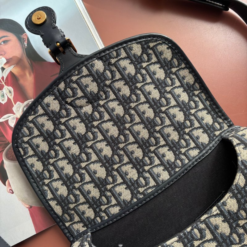 ::Christian Dior:: Dior Bobby 藍色經典緹花金字CD字母 中型馬鞍斜背包-14