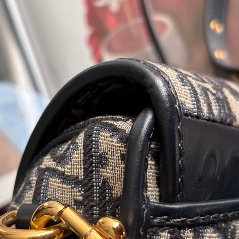 ::Christian Dior:: Dior Bobby 藍色經典緹花金字CD字母 中型馬鞍斜背包-16