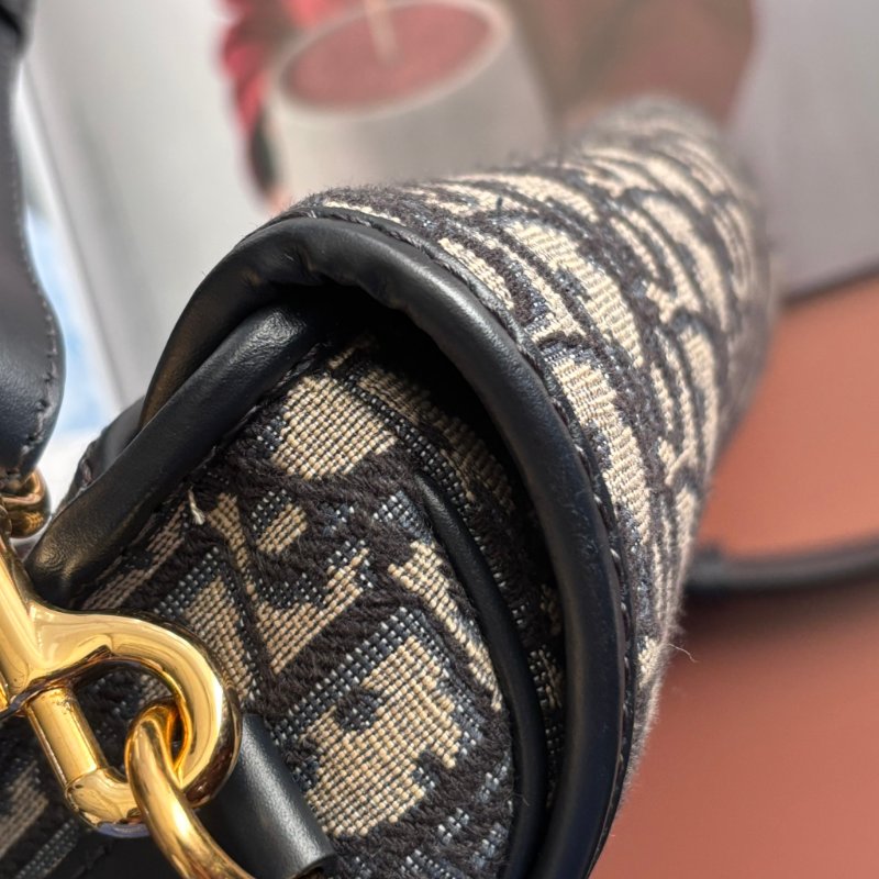 ::Christian Dior:: Dior Bobby 藍色經典緹花金字CD字母 中型馬鞍斜背包-17