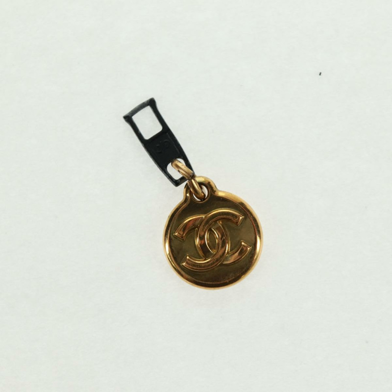 【日本直送】香奈兒 (CHANEL) 菱格紋鏈條肩背包，魚子醬紋皮革，黑色，金色雙C標誌，正品編號 165470V-9